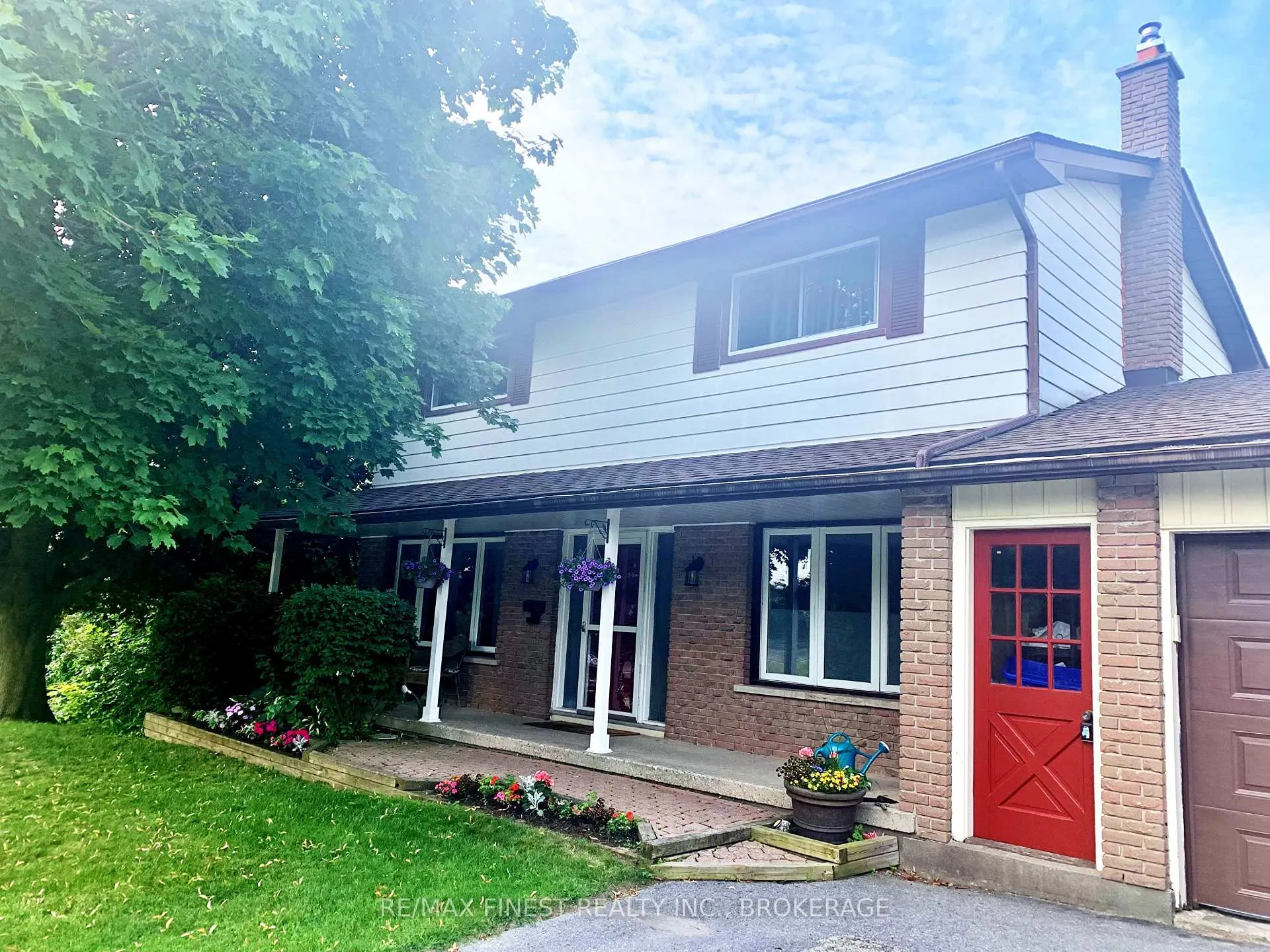 Photo of 1043 Lincoln Drive