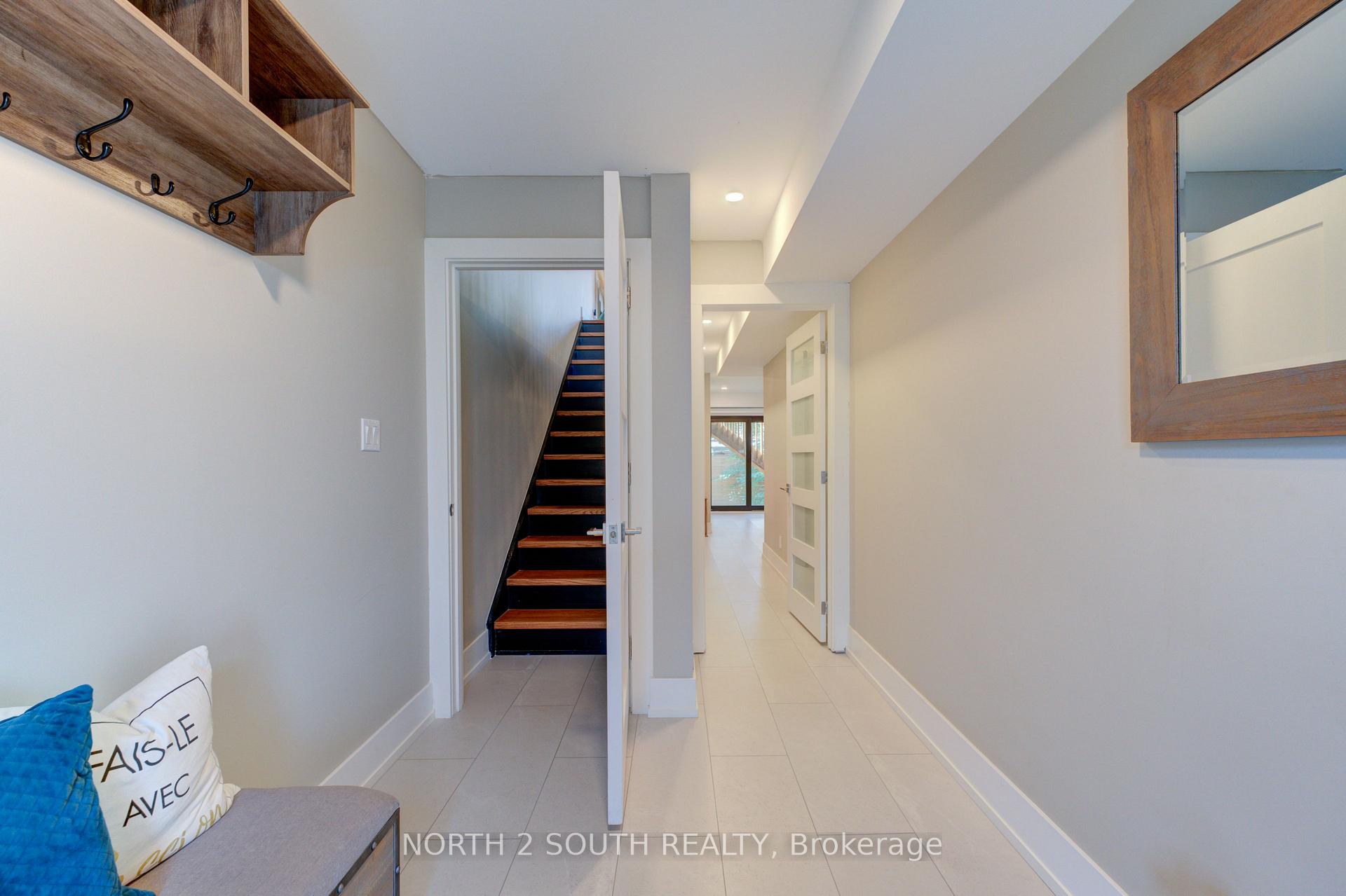 Photo 4 of Unit B, 3 Spring Lane, Brantford, Holmedale — HOMEH