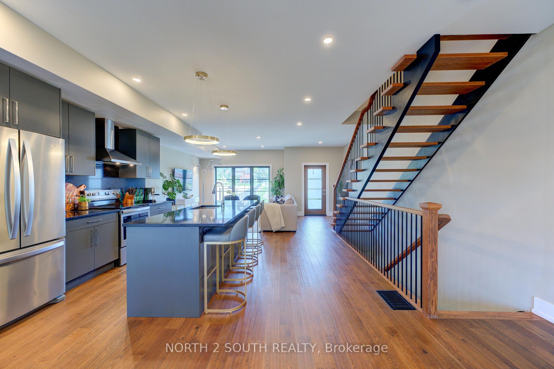 Photo 6 of Unit B, 3 Spring Lane, Brantford, Holmedale — HOMEH