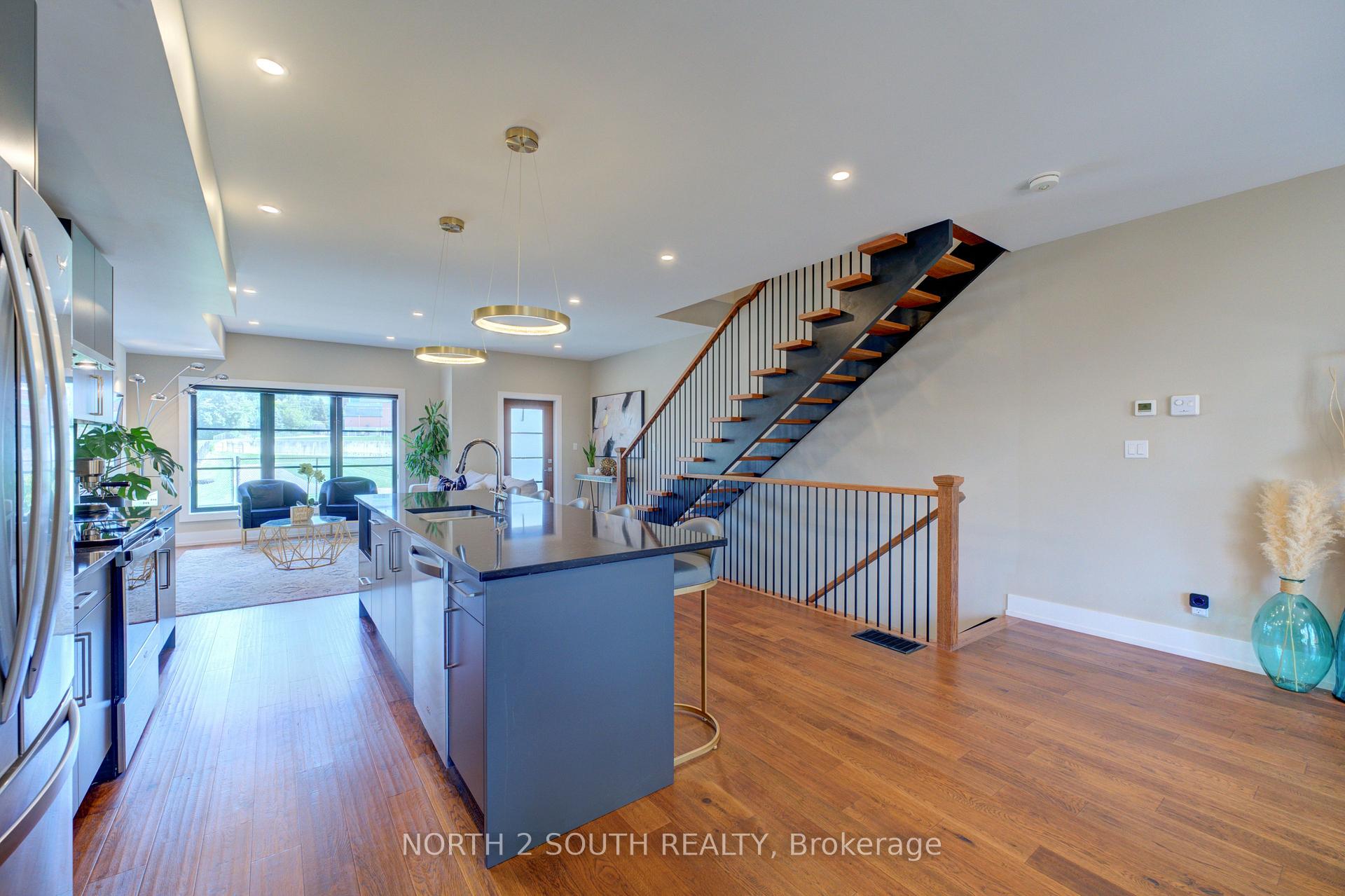 Photo 7 of Unit B, 3 Spring Lane, Brantford, Holmedale — HOMEH