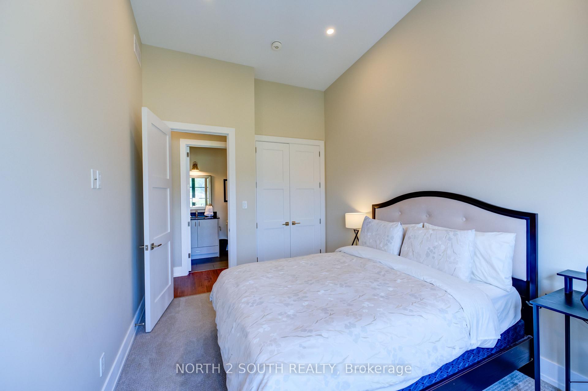 Photo 28 of Unit B, 3 Spring Lane, Brantford, Holmedale — HOMEH