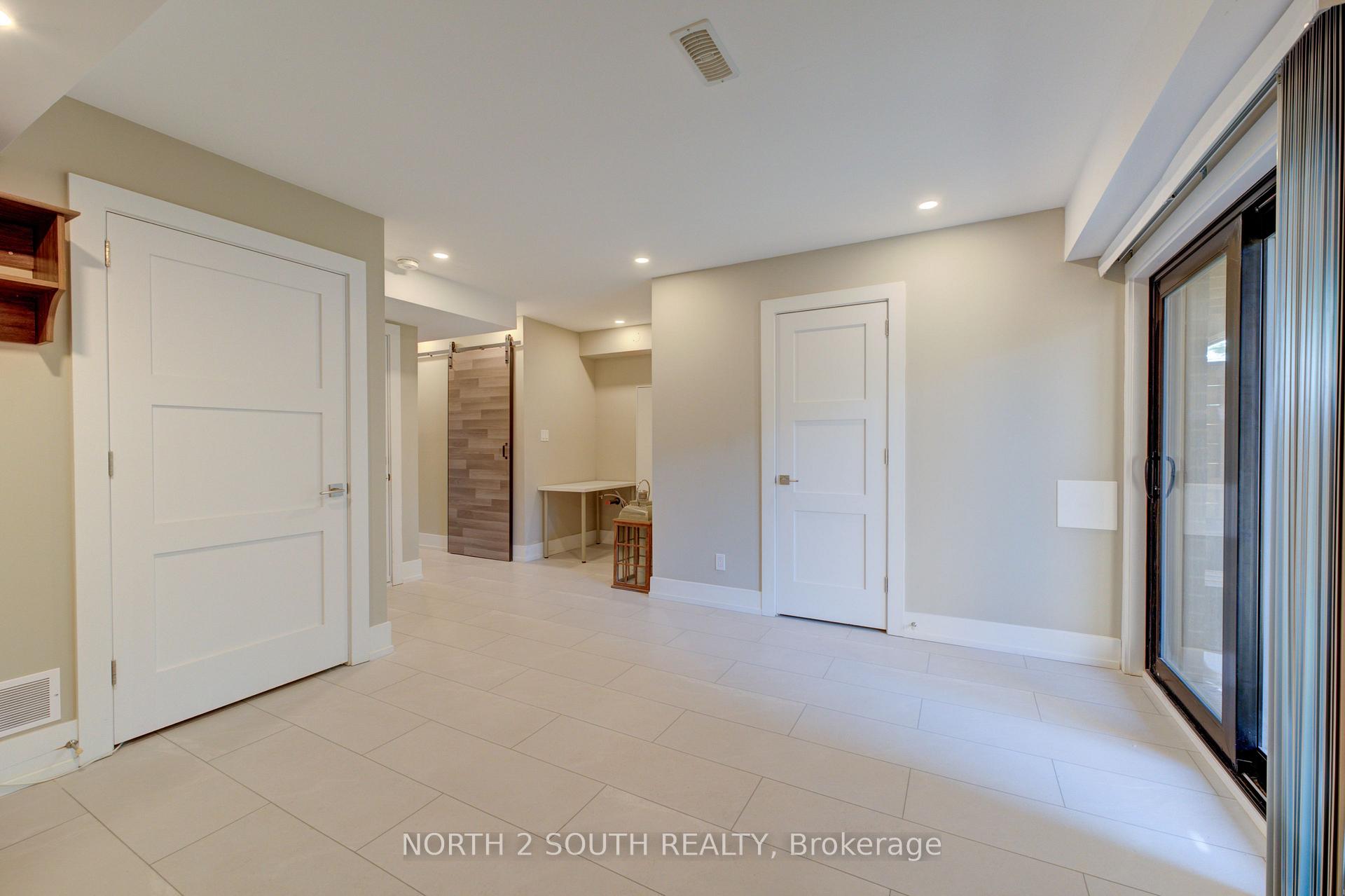 Photo 34 of Unit B, 3 Spring Lane, Brantford, Holmedale — HOMEH