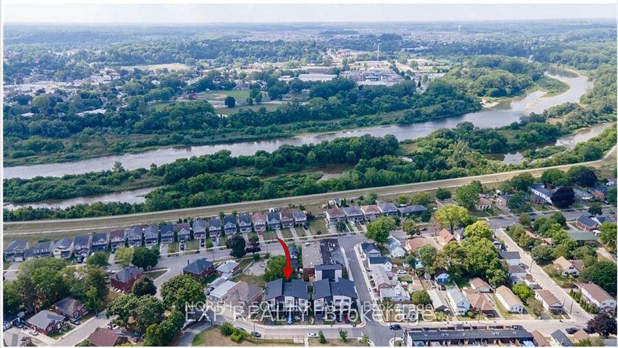 Photo 41 of Unit B, 3 Spring Lane, Brantford, Holmedale — HOMEH