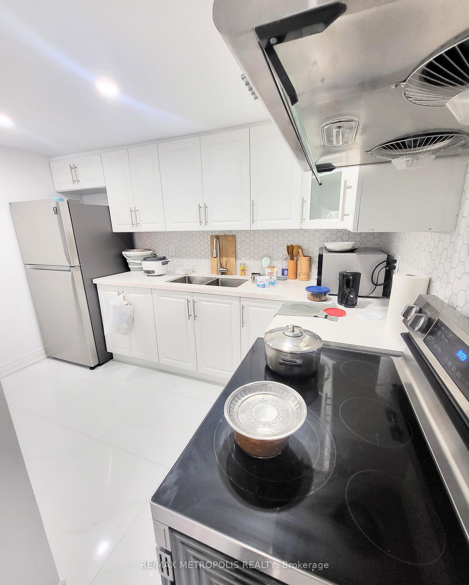 Photo 3 of Unit Bsmt, 40 Placentia Boulevard, Scarborough, Agincourt North — HOMEH