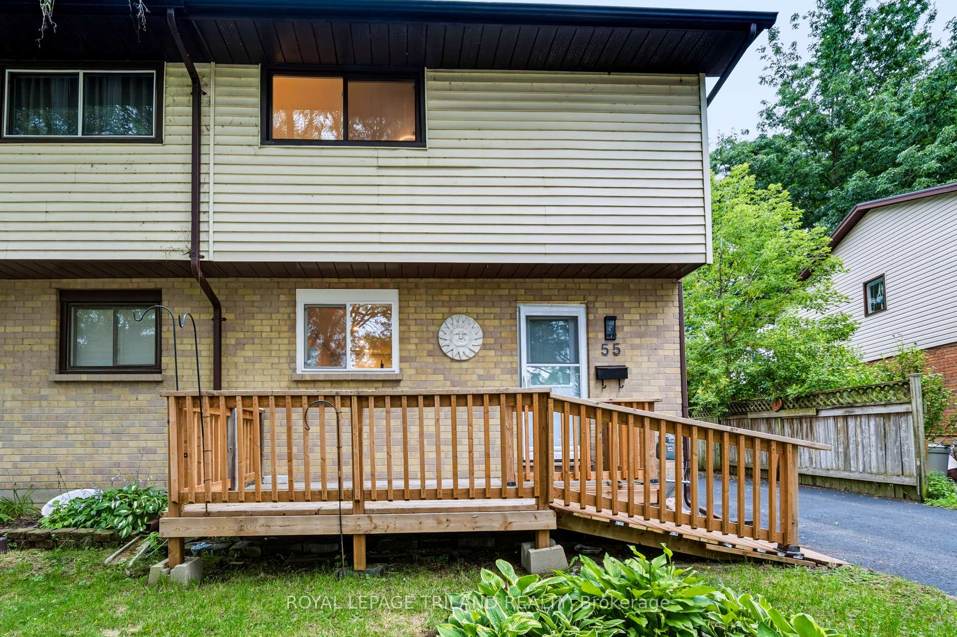 Photo 3 of 55 Mohegan Crescent, London, East D — HOMEH