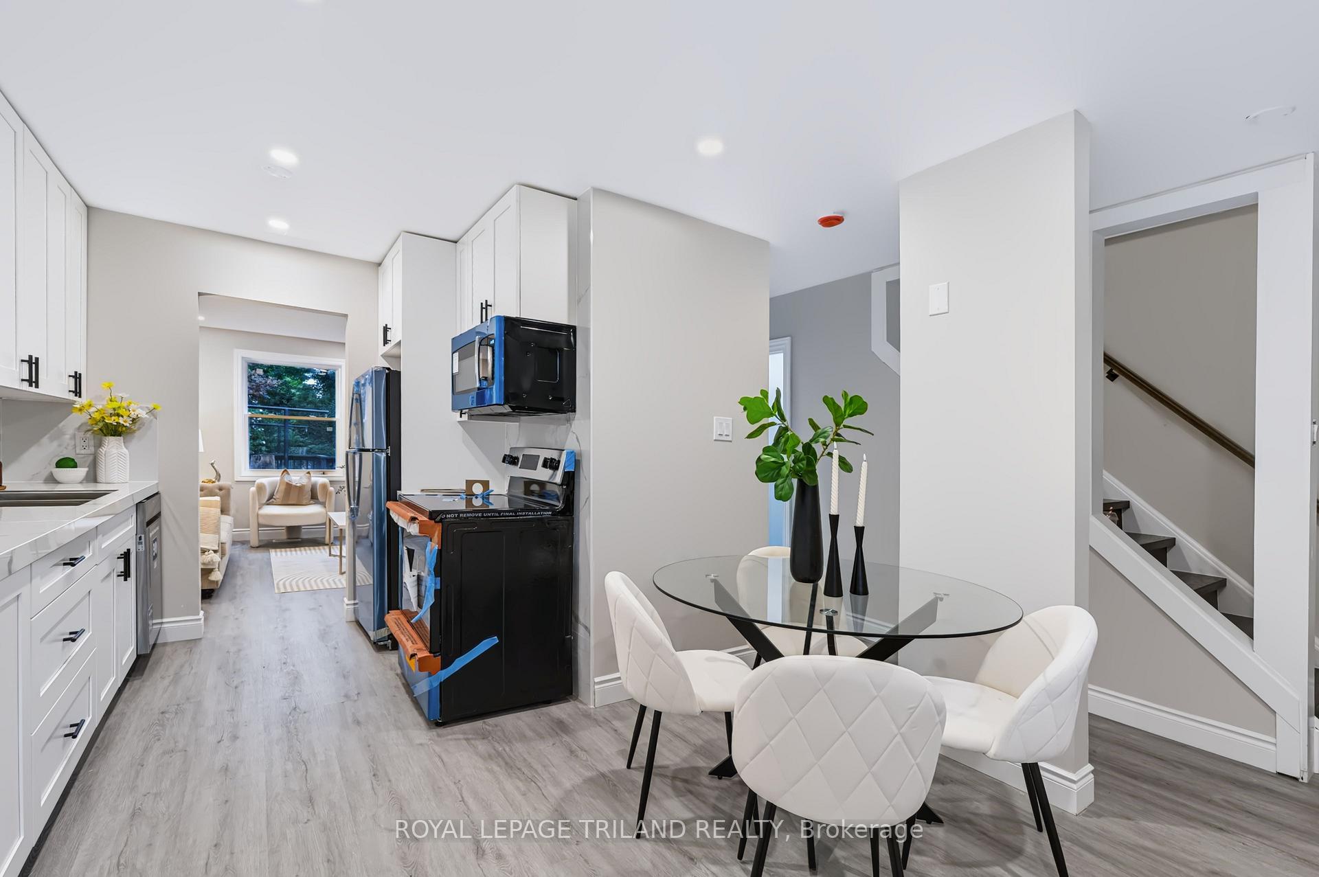 Photo 5 of 55 Mohegan Crescent, London, East D — HOMEH