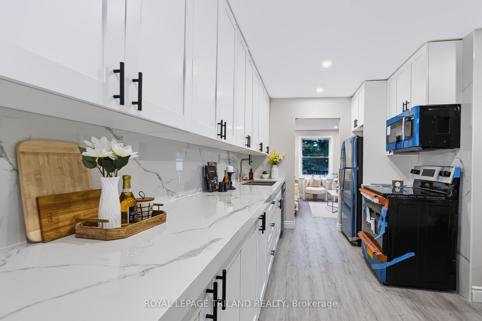 Photo 8 of 55 Mohegan Crescent, London, East D — HOMEH