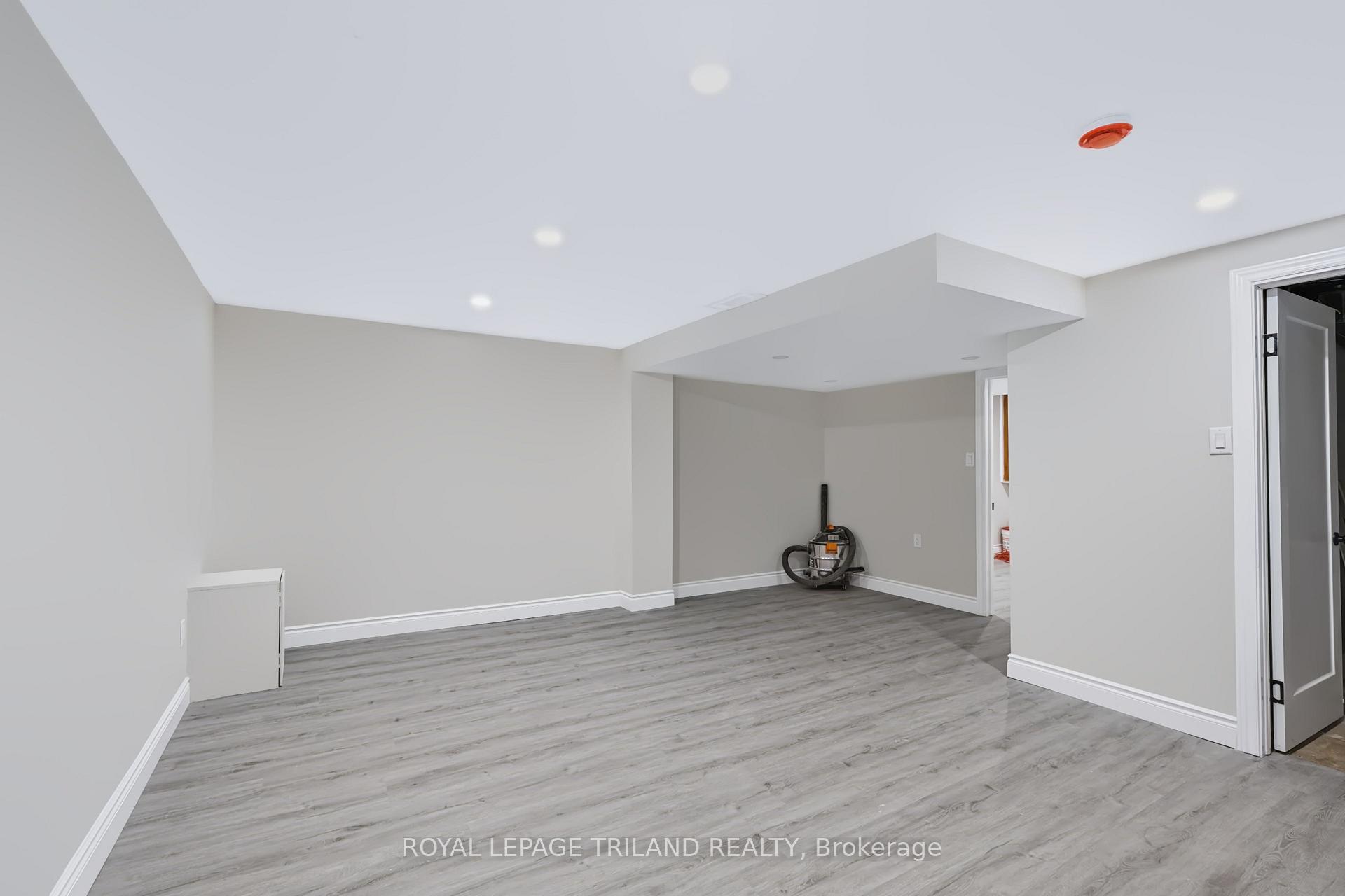 Photo 25 of 55 Mohegan Crescent, London, East D — HOMEH