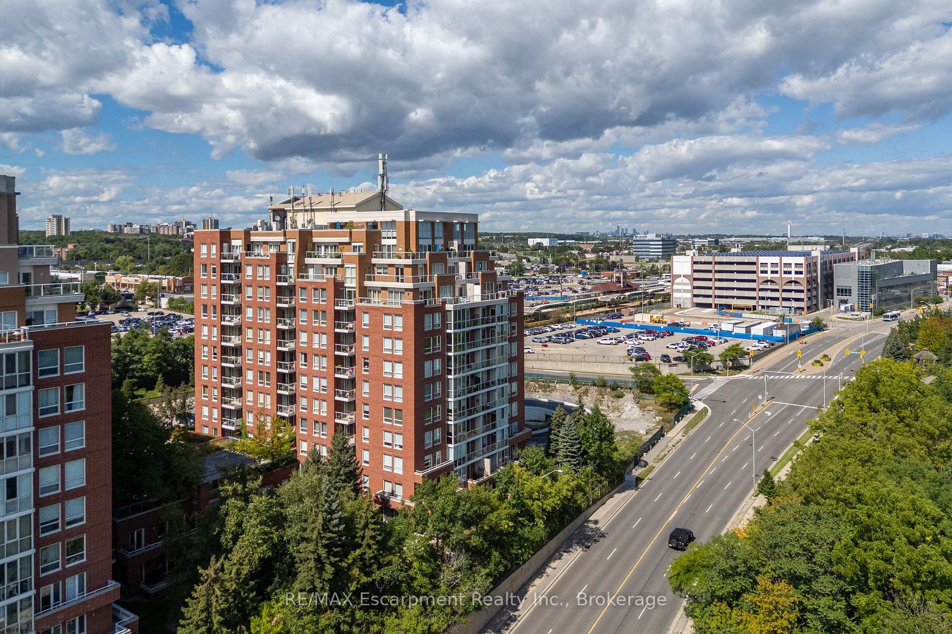 Photo 5 of Unit PH1, 60 Old Mill Road, Oakville, Old Oakville — HOMEH