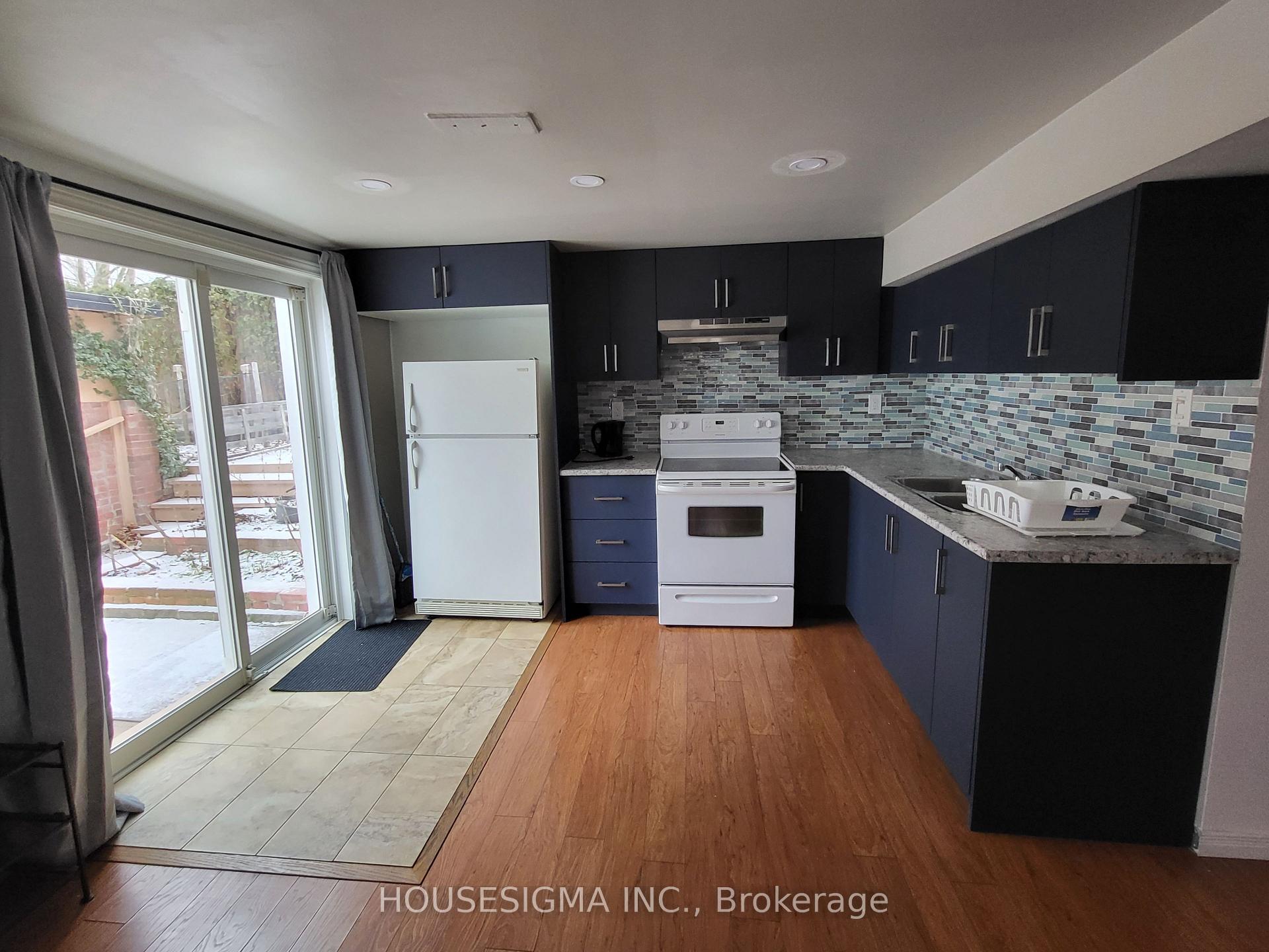 Photo 4 of Unit Lower, 79 Weir Crescent, Scarborough, West Hill — HOMEH