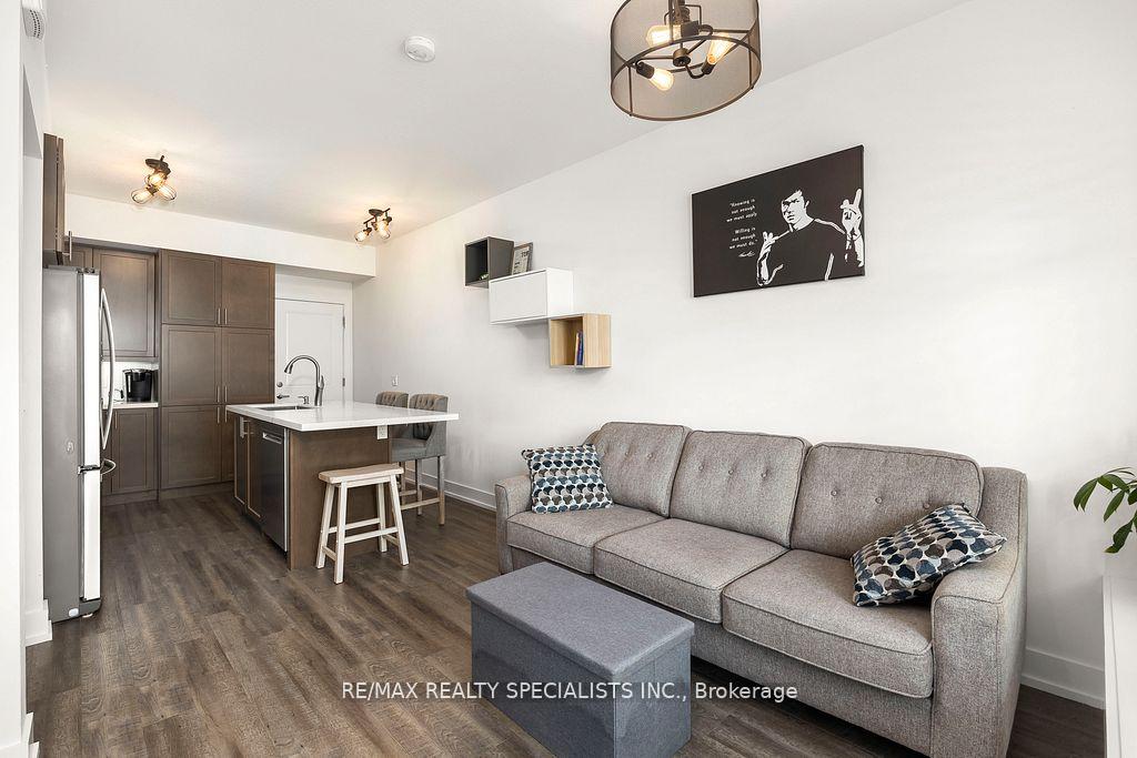 Photo 3 of Unit 2, 261 Skinner Road, Hamilton, Waterdown — HOMEH