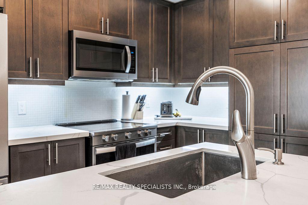 Photo 9 of Unit 2, 261 Skinner Road, Hamilton, Waterdown — HOMEH