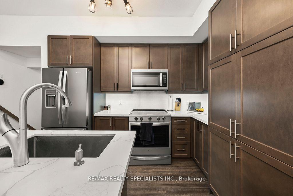 Photo 12 of Unit 2, 261 Skinner Road, Hamilton, Waterdown — HOMEH