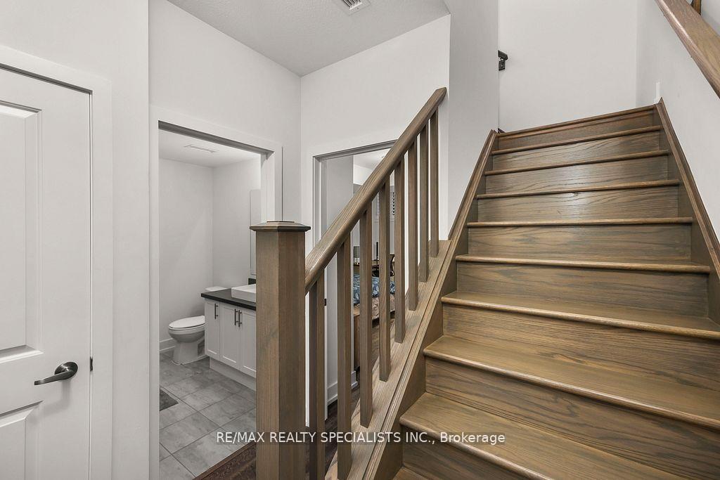 Photo 22 of Unit 2, 261 Skinner Road, Hamilton, Waterdown — HOMEH