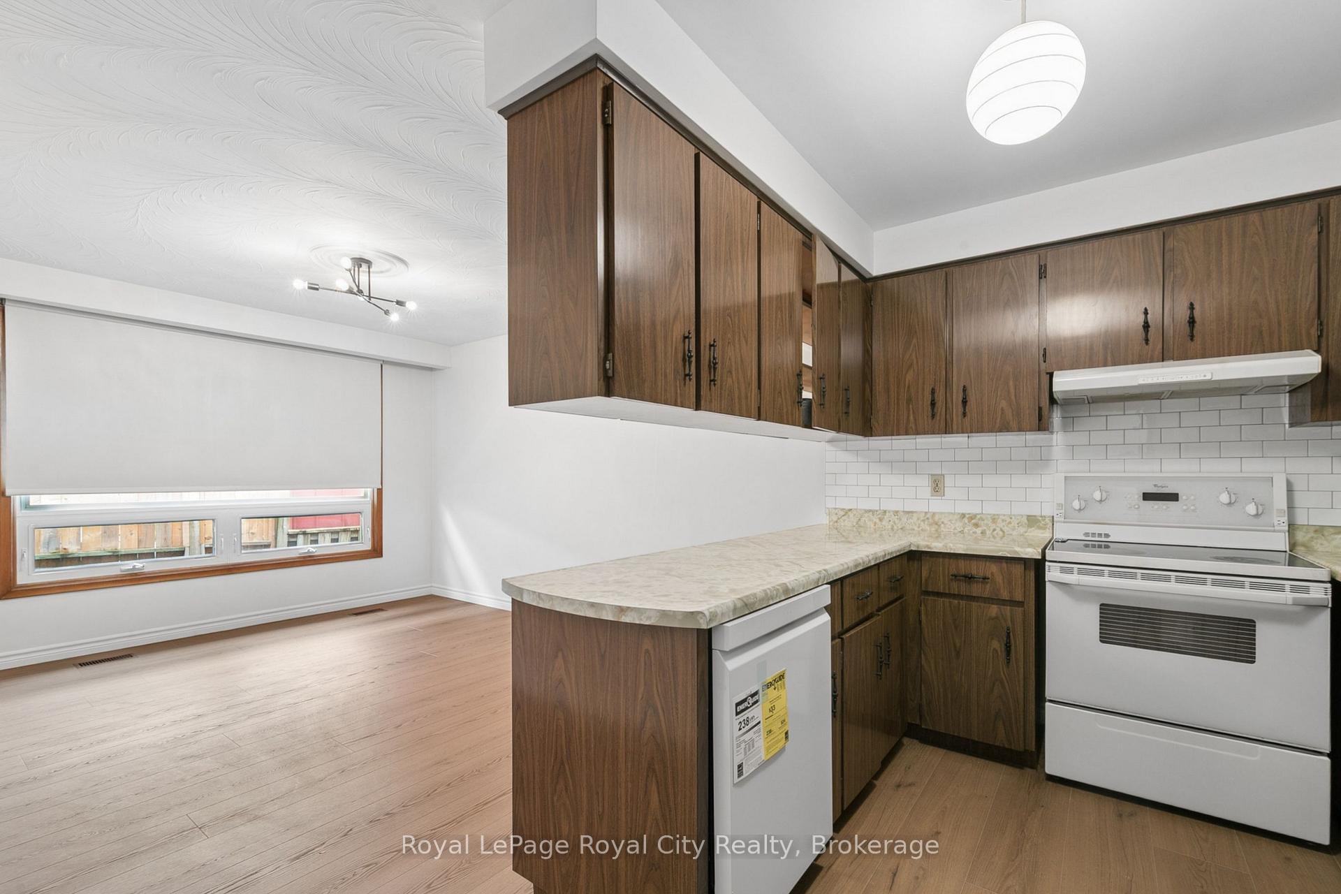 Photo 6 of 25 Kron Drive, Guelph, Kortright West — HOMEH