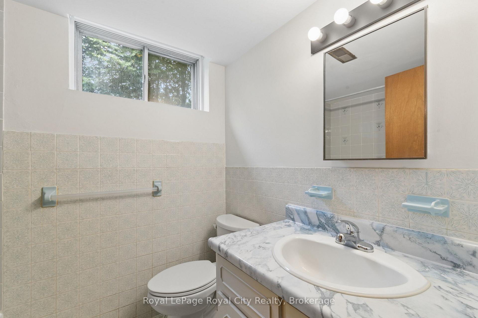 Photo 15 of 25 Kron Drive, Guelph, Kortright West — HOMEH