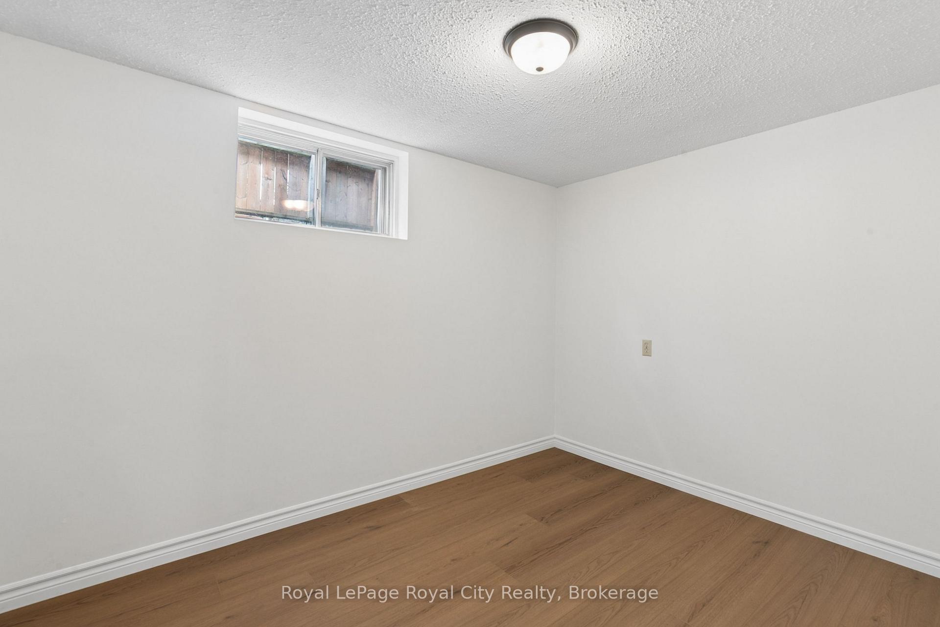 Photo 20 of 25 Kron Drive, Guelph, Kortright West — HOMEH