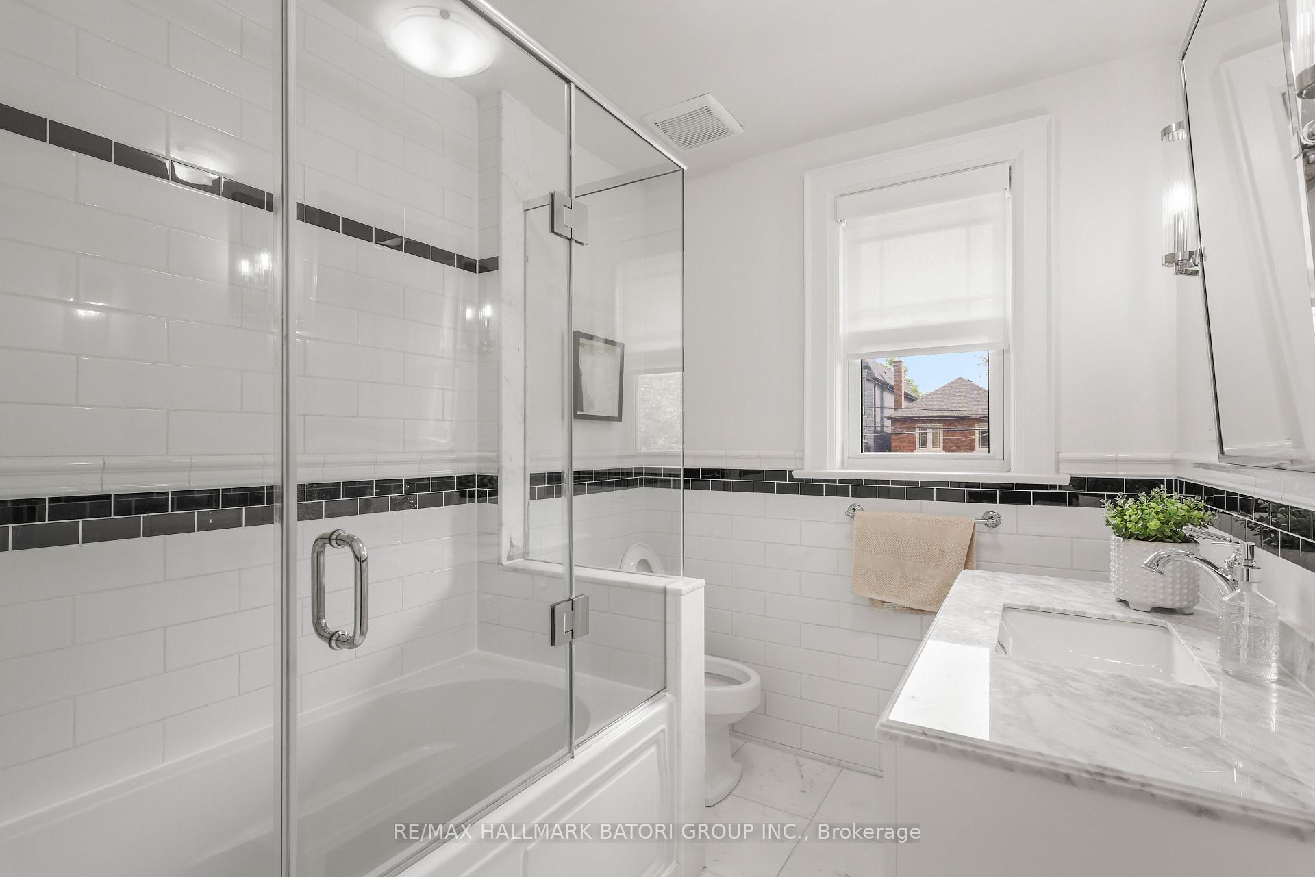 Photo 18 of 166 Old Orchard Grove, Toronto, Lawrence Park North — HOMEH