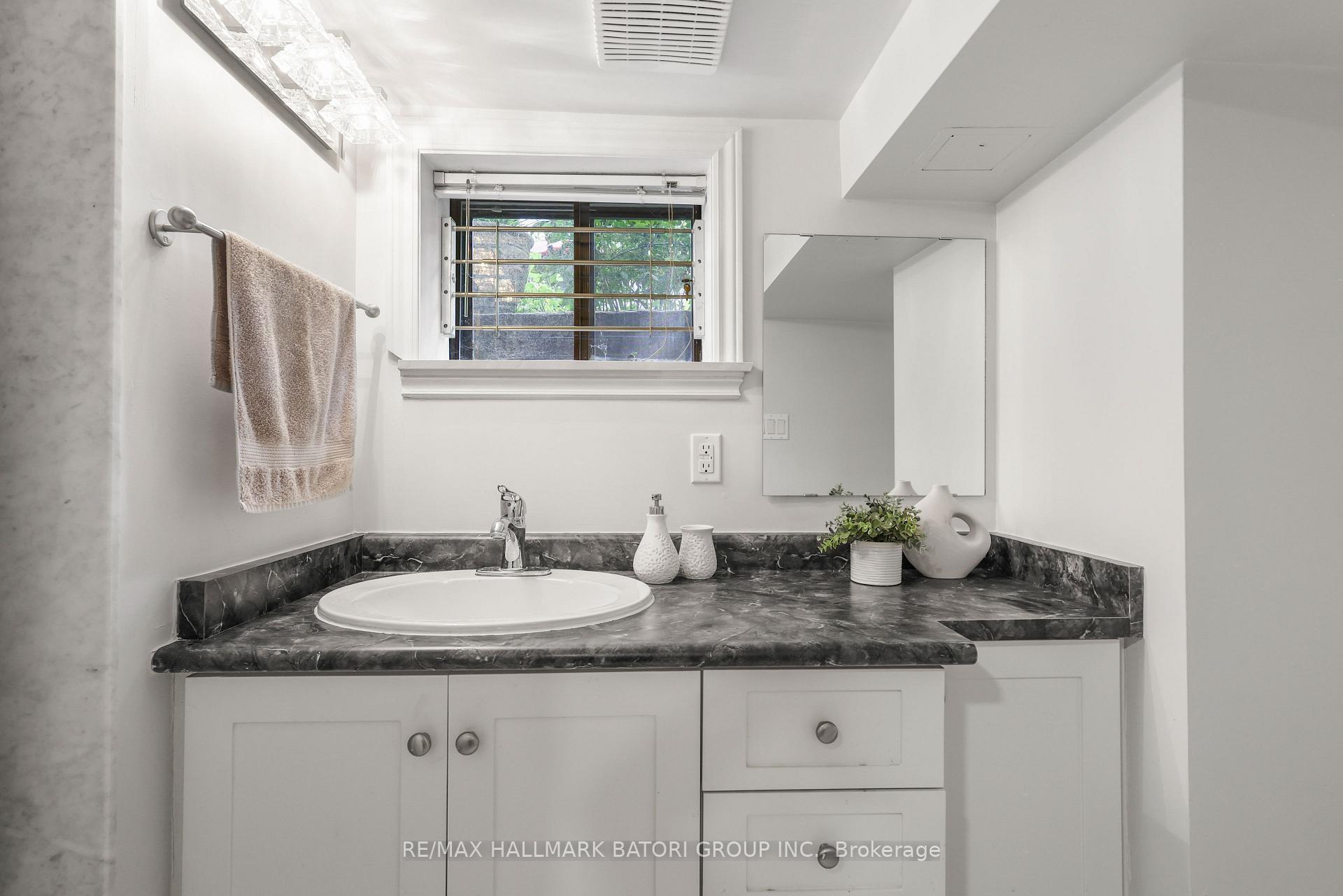 Photo 24 of 166 Old Orchard Grove, Toronto, Lawrence Park North — HOMEH
