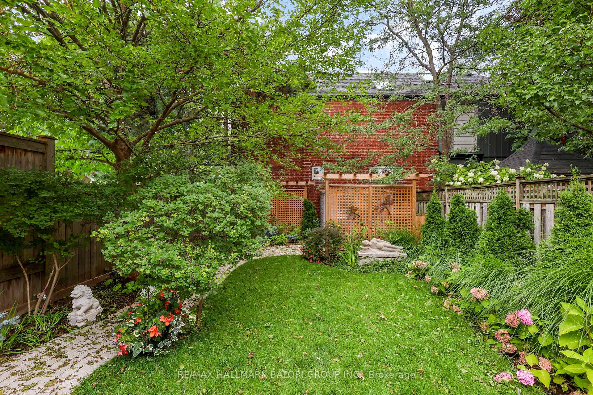 Photo 27 of 166 Old Orchard Grove, Toronto, Lawrence Park North — HOMEH