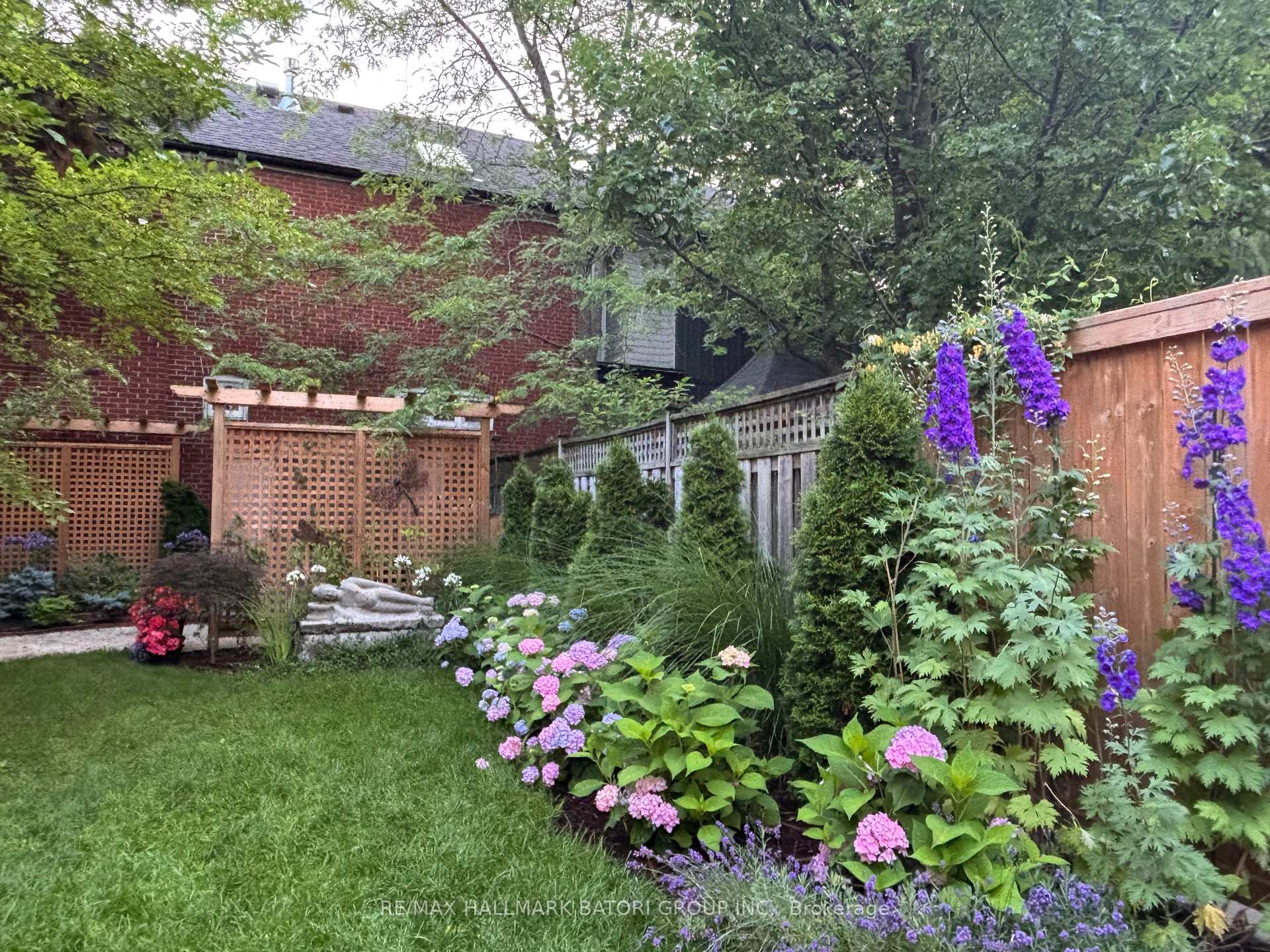 Photo 35 of 166 Old Orchard Grove, Toronto, Lawrence Park North — HOMEH