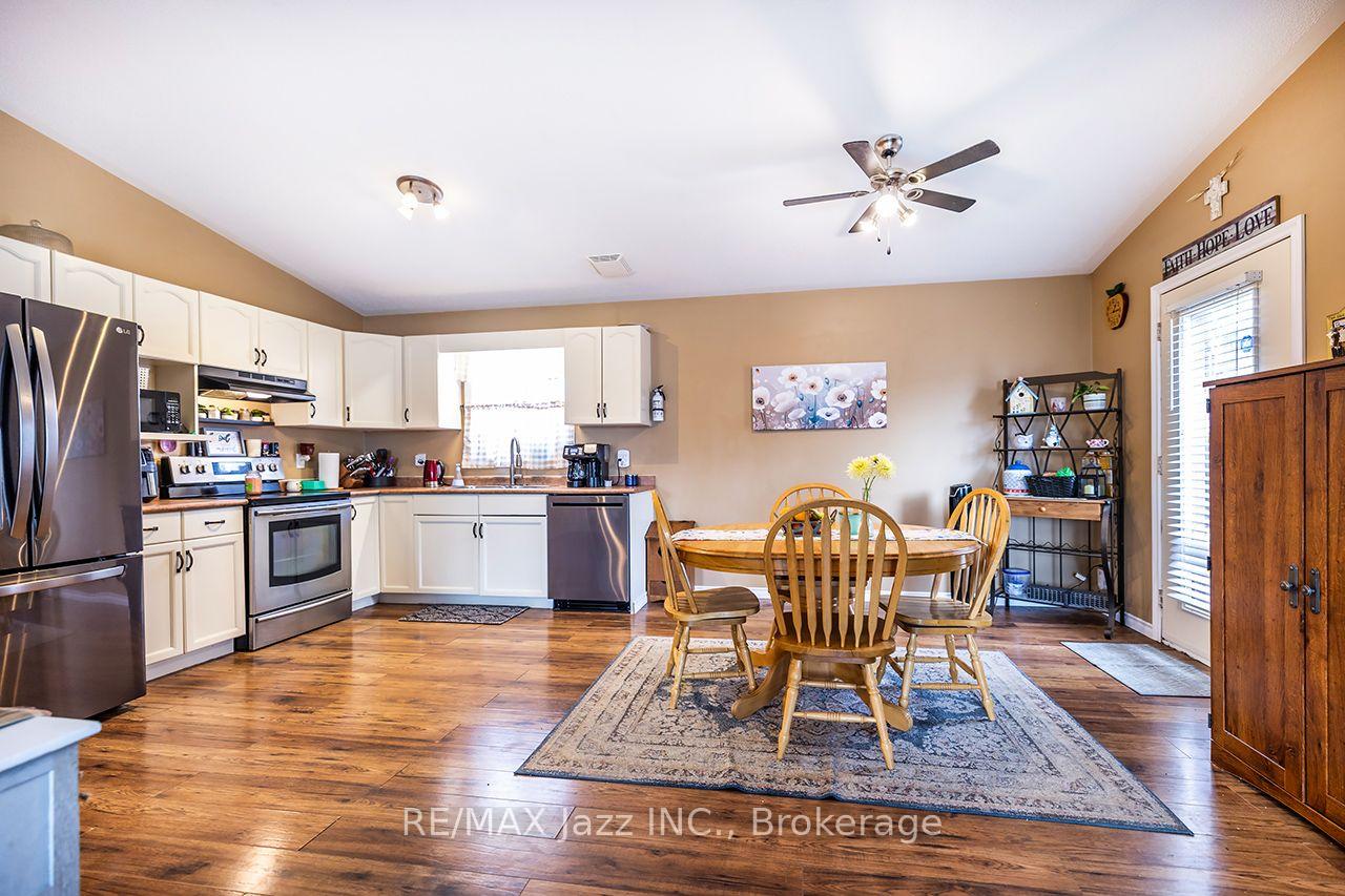 Photo 6 of 24 Glenn Drive, Quinte West, Trenton Ward — HOMEH