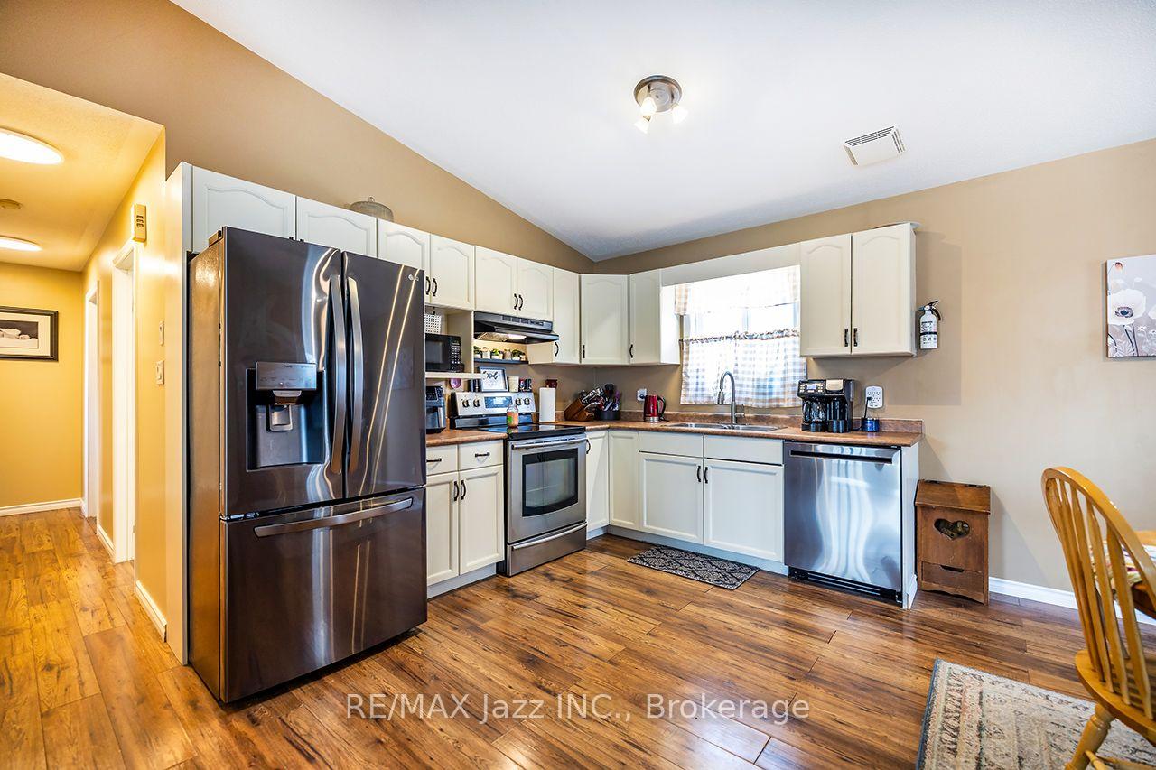 Photo 7 of 24 Glenn Drive, Quinte West, Trenton Ward — HOMEH