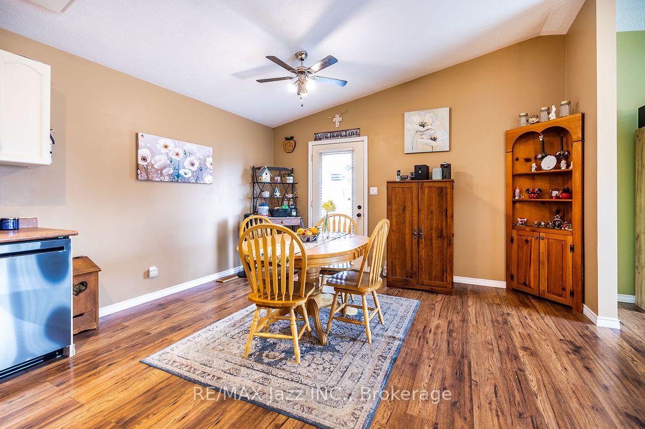 Photo 8 of 24 Glenn Drive, Quinte West, Trenton Ward — HOMEH