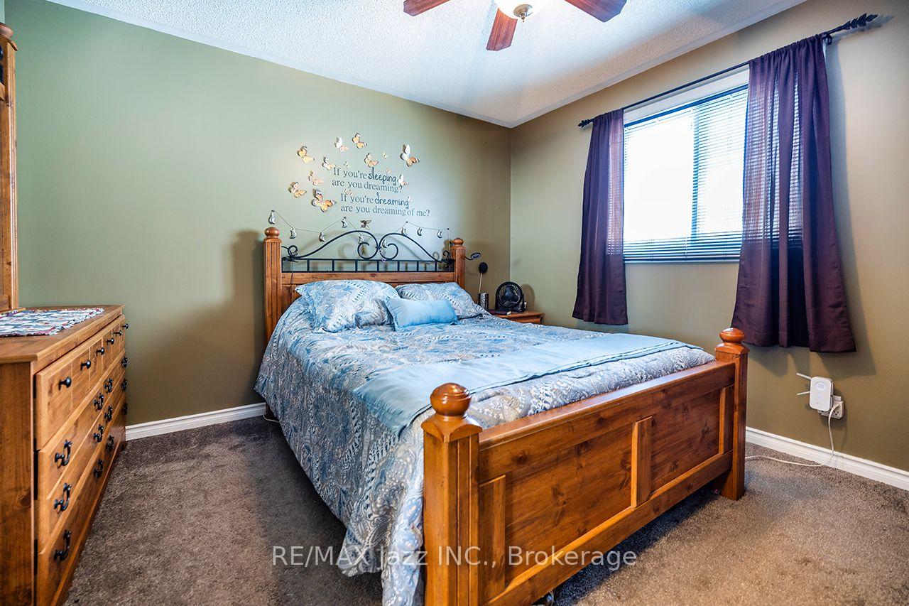 Photo 11 of 24 Glenn Drive, Quinte West, Trenton Ward — HOMEH