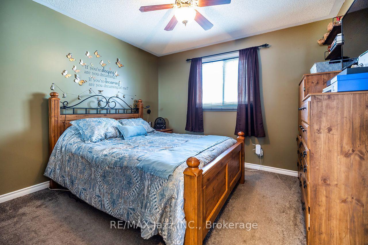 Photo 12 of 24 Glenn Drive, Quinte West, Trenton Ward — HOMEH