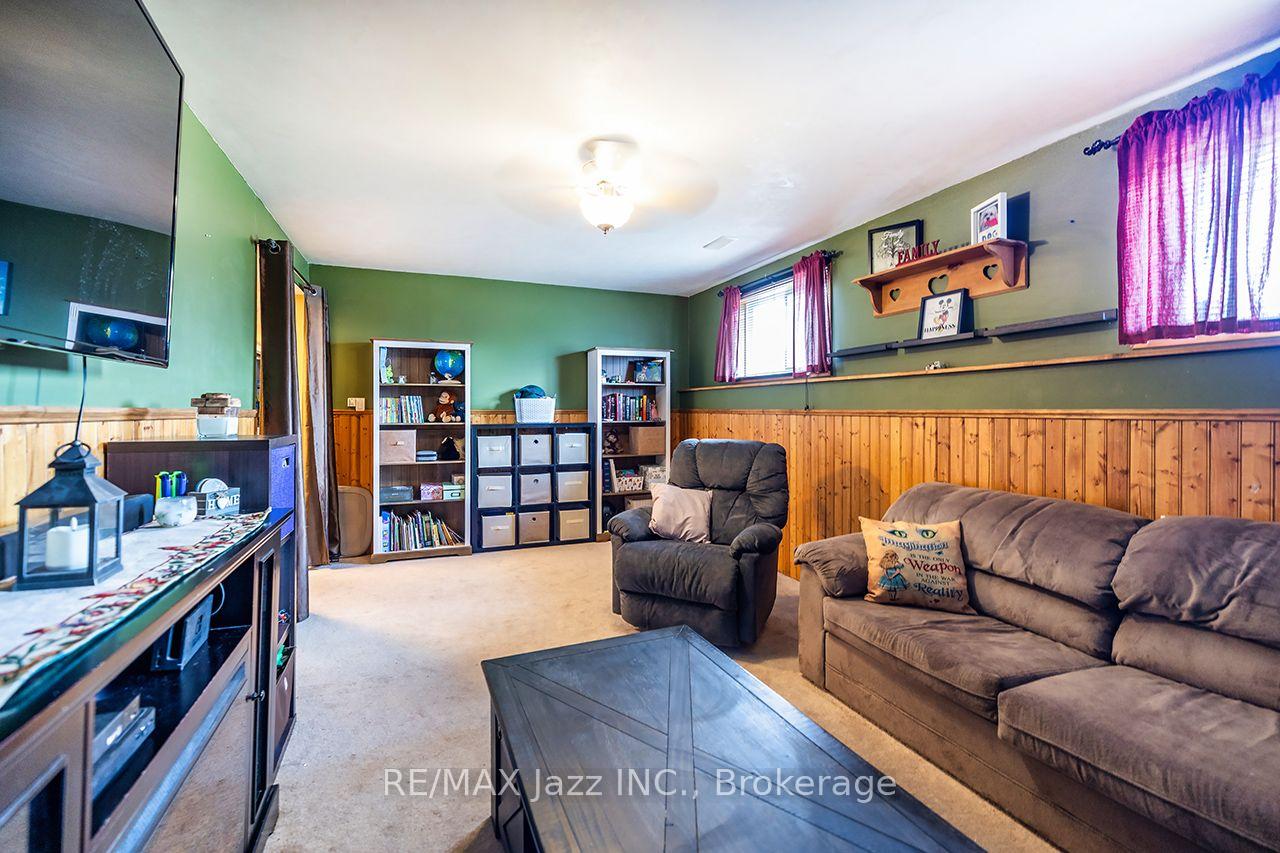 Photo 17 of 24 Glenn Drive, Quinte West, Trenton Ward — HOMEH