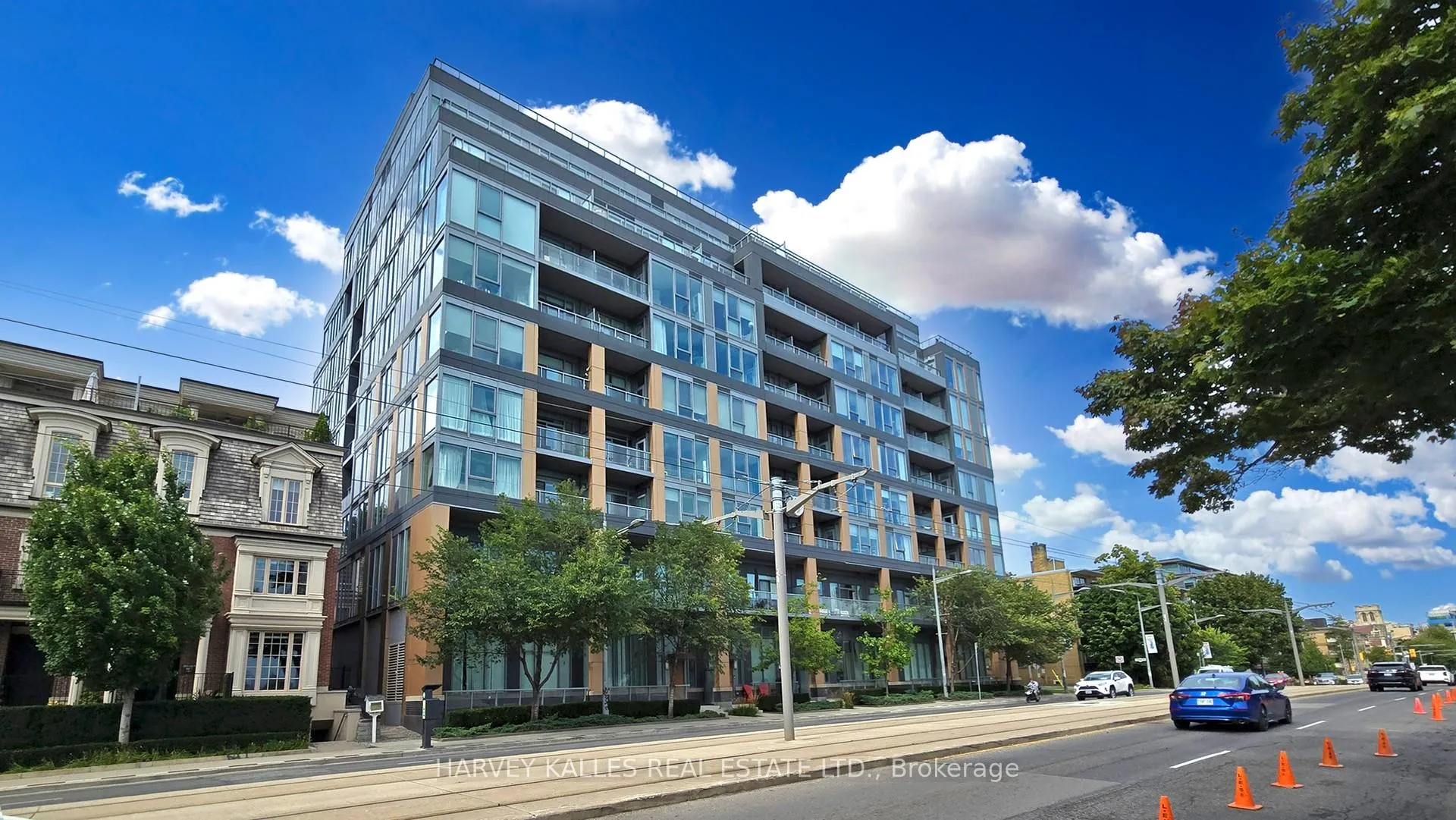 Front of Unit 603, 6 Parkwood Avenue