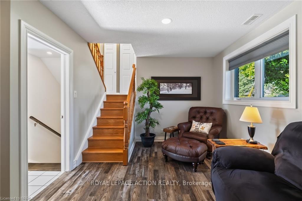 Photo 22 of 38 Davern Road, Brantford, Empire South — HOMEH