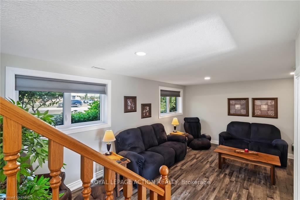 Photo 23 of 38 Davern Road, Brantford, Empire South — HOMEH