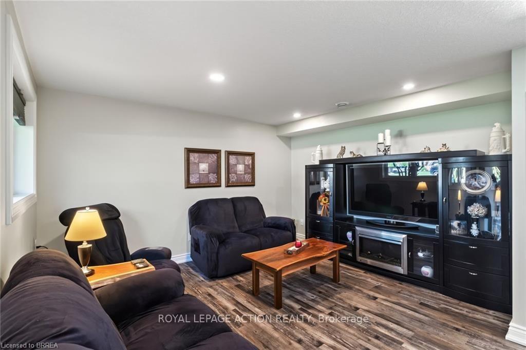 Photo 24 of 38 Davern Road, Brantford, Empire South — HOMEH