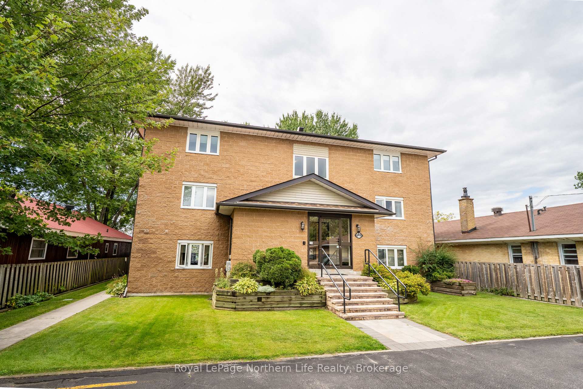 Photo 2 of Unit 301, 469 Lakeshore Drive, North Bay, Ferris — HOMEH