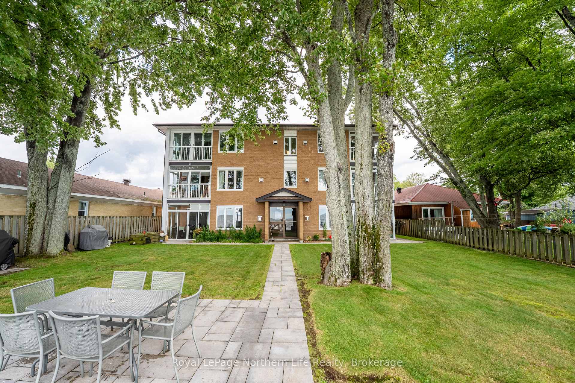 Photo 3 of Unit 301, 469 Lakeshore Drive, North Bay, Ferris — HOMEH