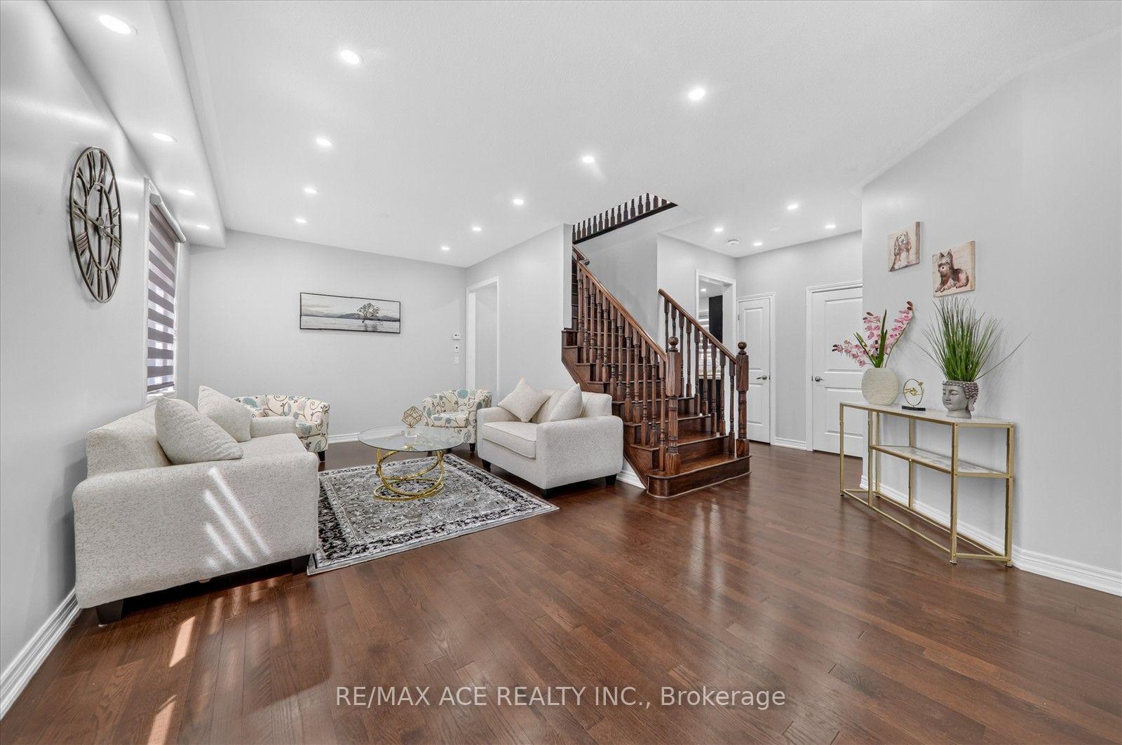 Photo 21 of 10 Gusul Avenue, Clarington, Newcastle — HOMEH