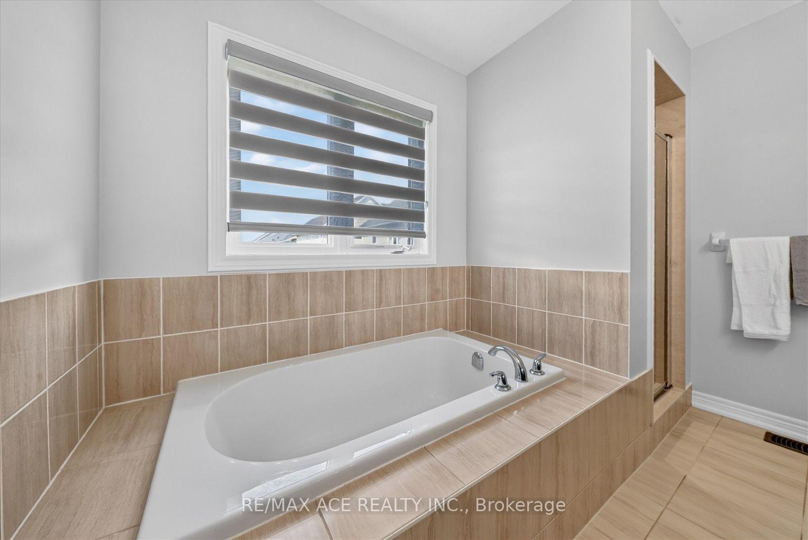 Photo 65 of 10 Gusul Avenue, Clarington, Newcastle — HOMEH