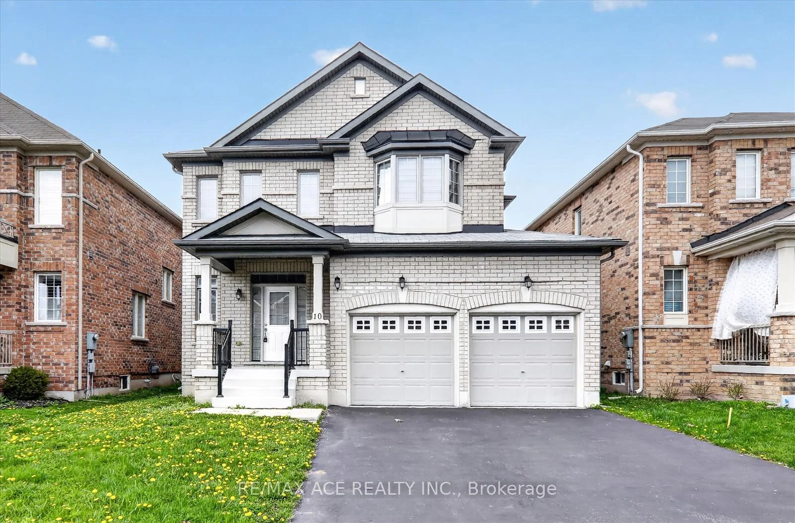 Photo 2 of 10 Gusul Avenue, Clarington, Newcastle — HOMEH