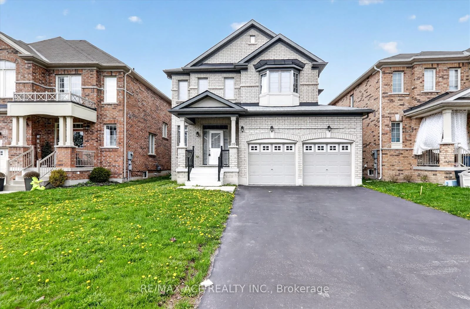 Photo 4 of 10 Gusul Avenue, Clarington, Newcastle — HOMEH