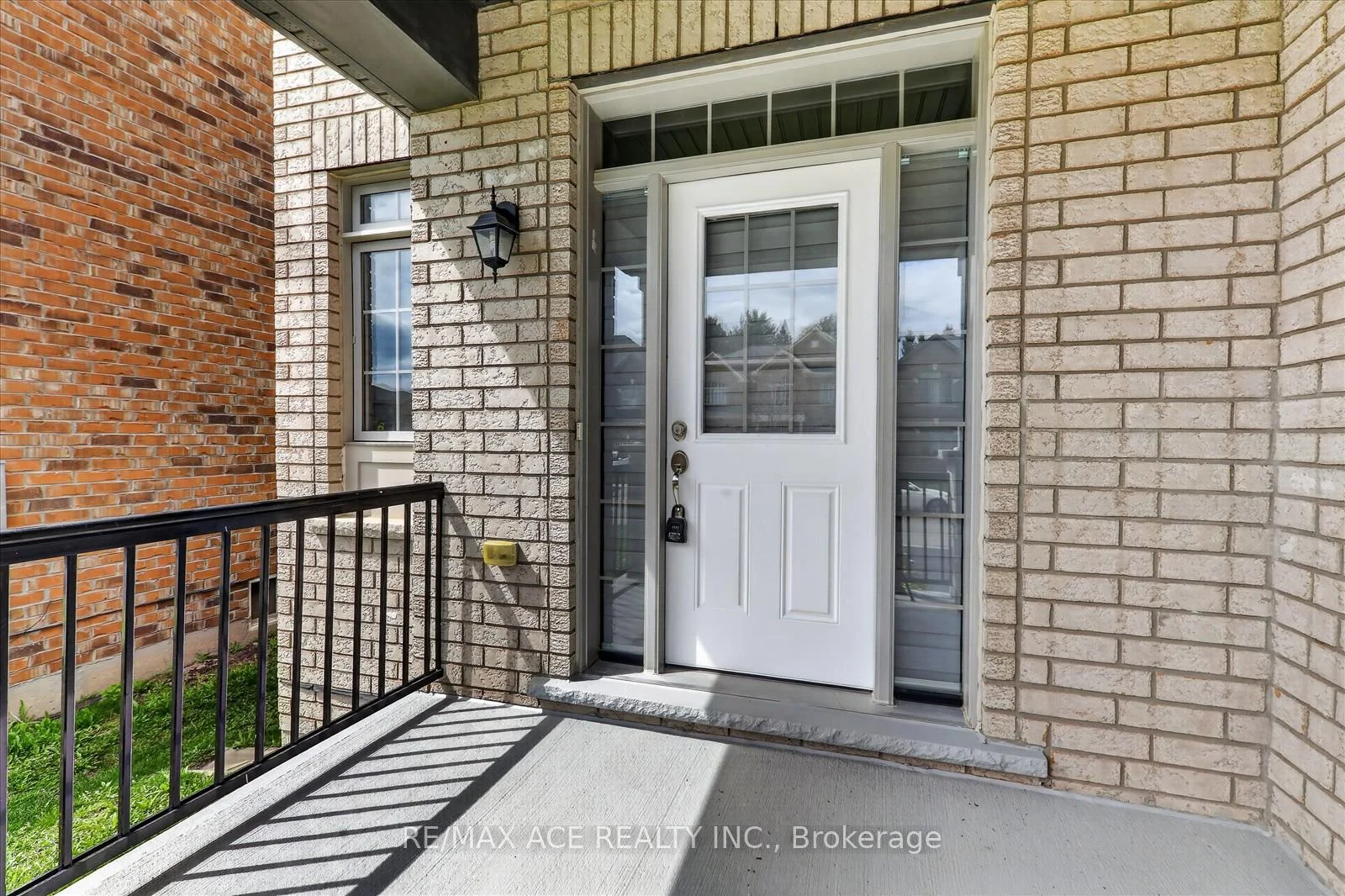Photo 13 of 10 Gusul Avenue, Clarington, Newcastle — HOMEH