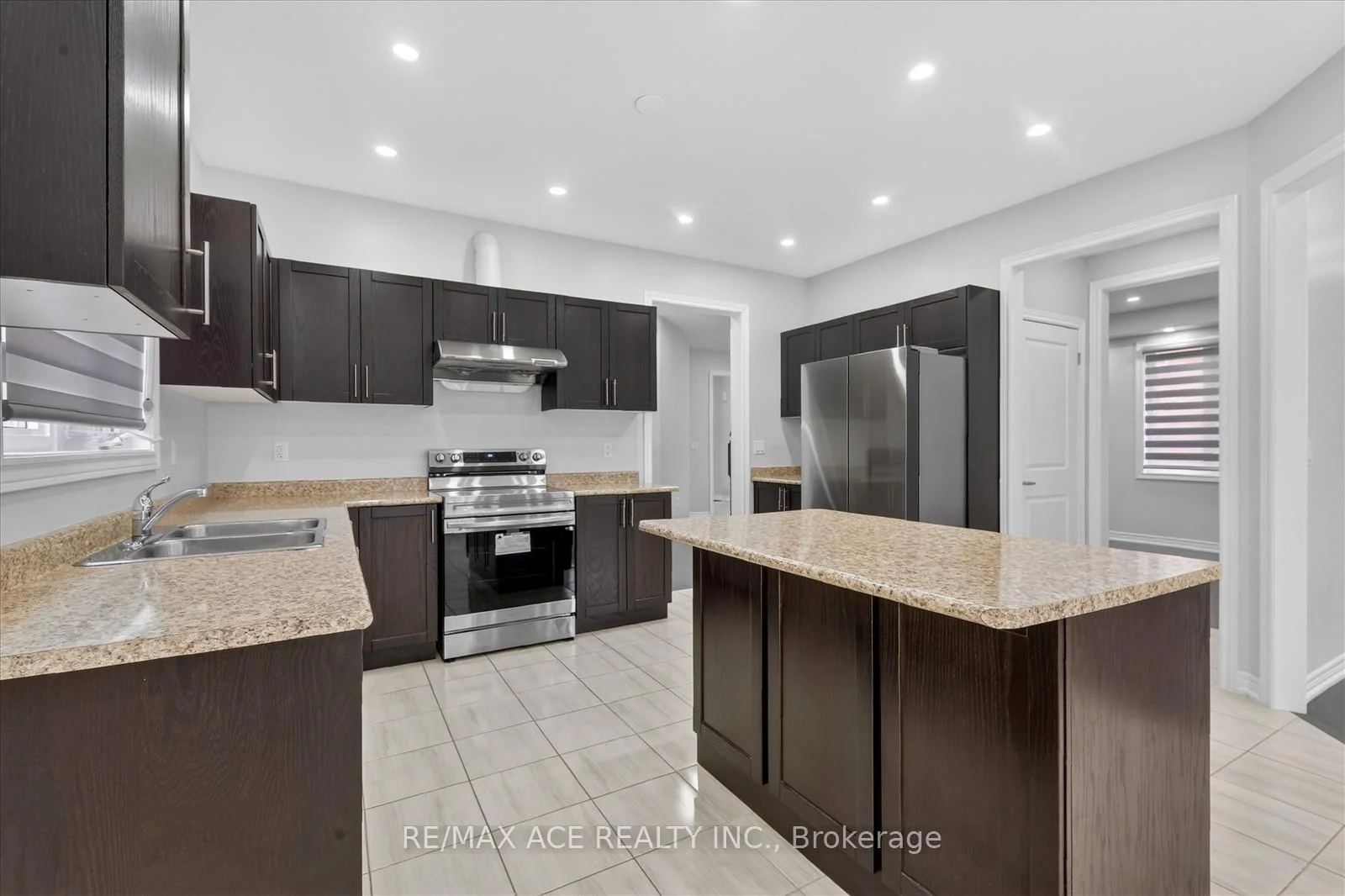 Photo 32 of 10 Gusul Avenue, Clarington, Newcastle — HOMEH
