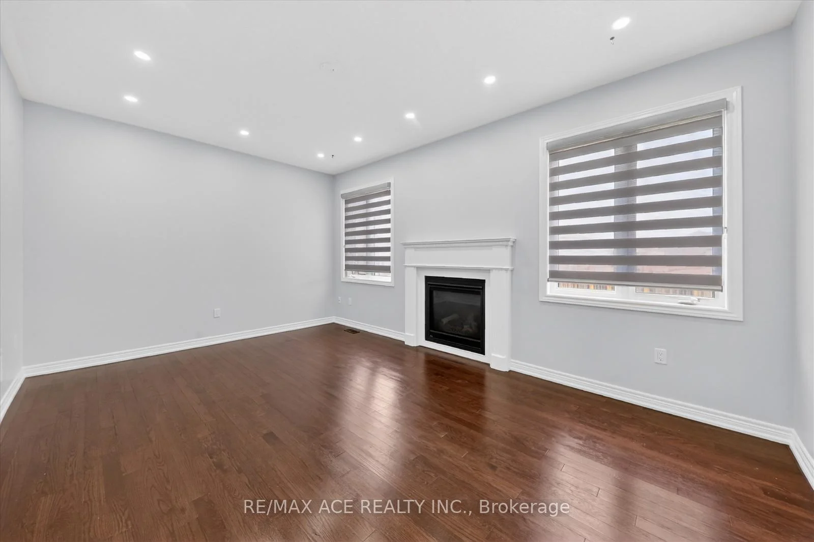 Photo 44 of 10 Gusul Avenue, Clarington, Newcastle — HOMEH