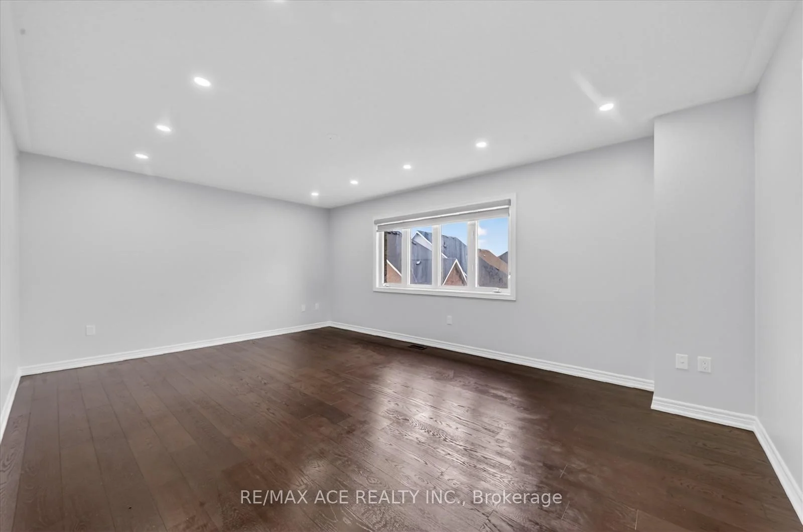 Photo 56 of 10 Gusul Avenue, Clarington, Newcastle — HOMEH