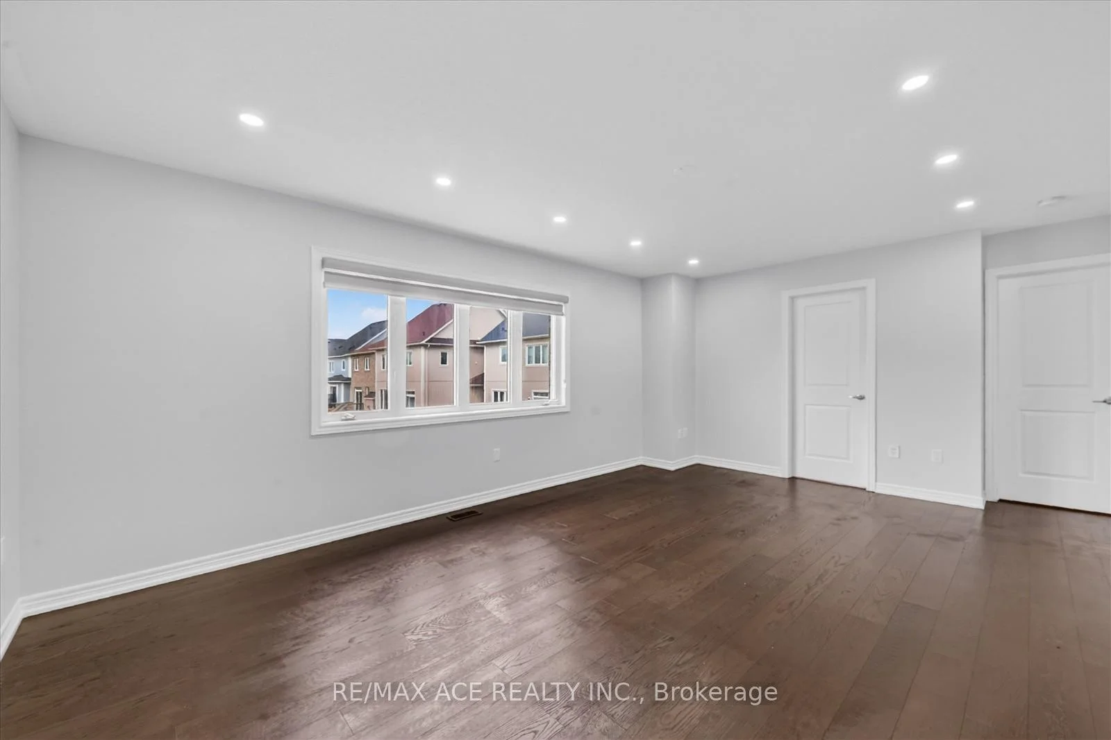 Photo 58 of 10 Gusul Avenue, Clarington, Newcastle — HOMEH