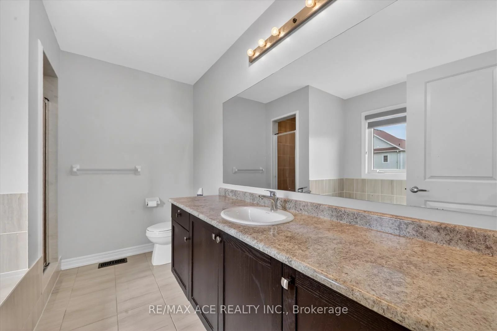 Photo 62 of 10 Gusul Avenue, Clarington, Newcastle — HOMEH