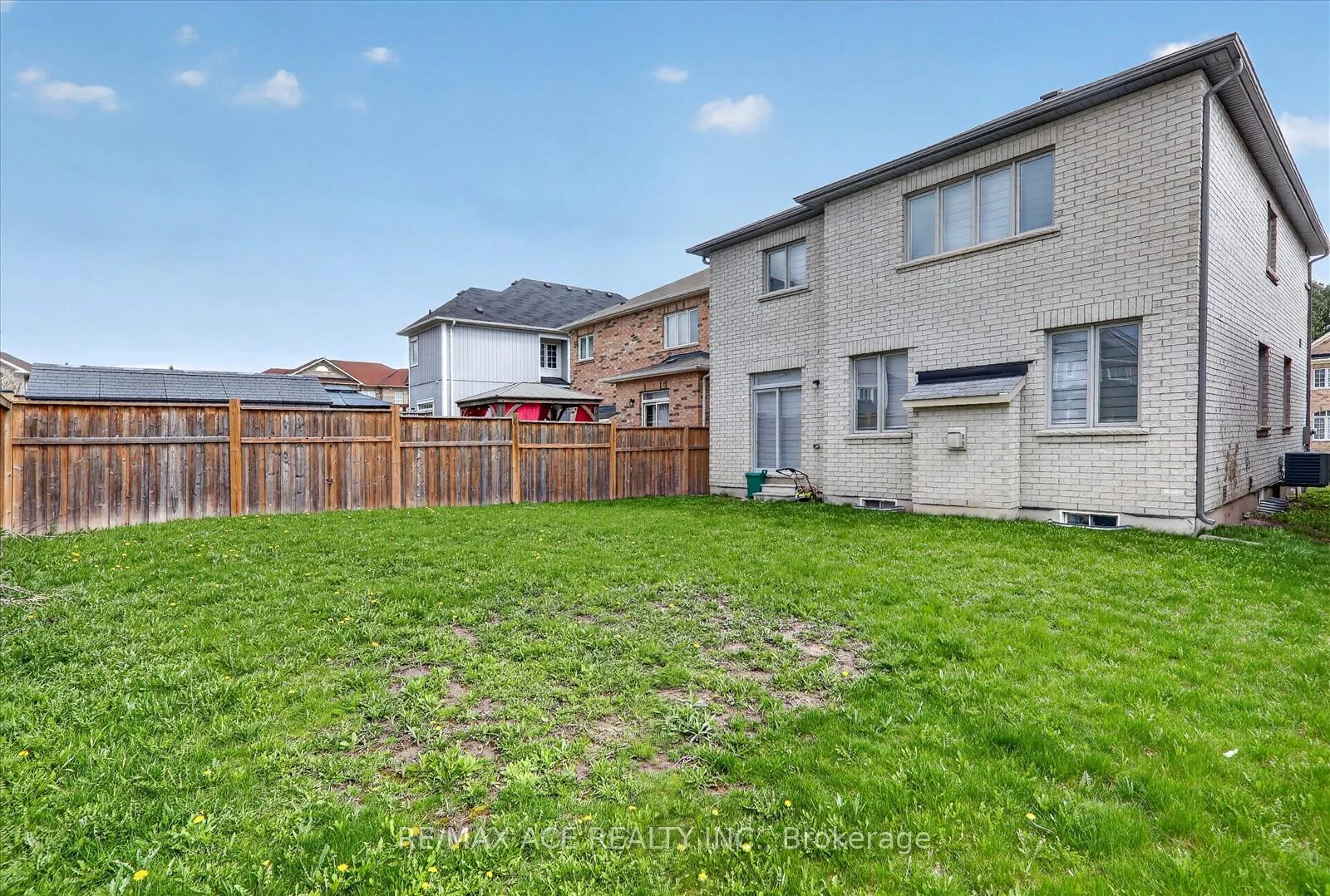 Photo 88 of 10 Gusul Avenue, Clarington, Newcastle — HOMEH