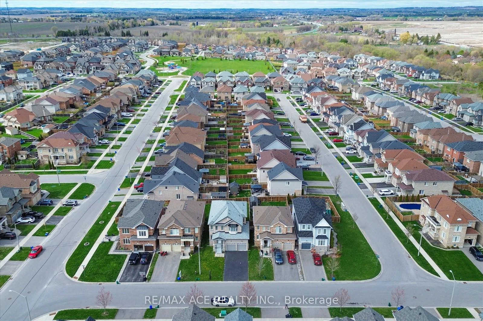 Photo 92 of 10 Gusul Avenue, Clarington, Newcastle — HOMEH