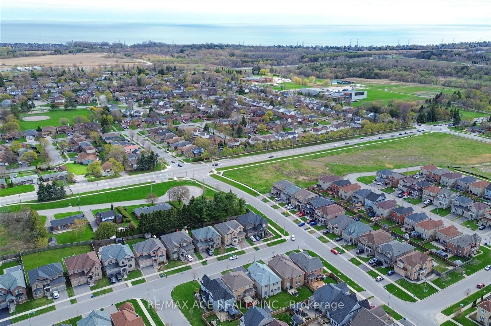 Photo 96 of 10 Gusul Avenue, Clarington, Newcastle — HOMEH